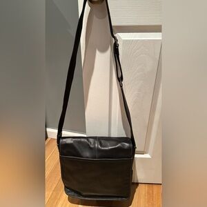 Coach Men’s Black leather bag with shoulder strap New